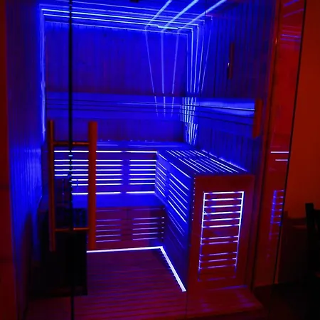 Noble & Sauna Zone Apartment