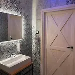 Noble & Sauna Zone *